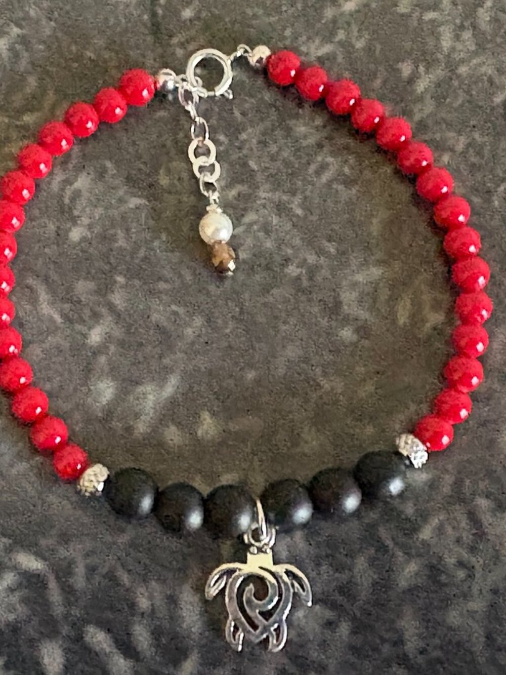 The university of Maryland Terrapins, black and red spirit charm bracelet